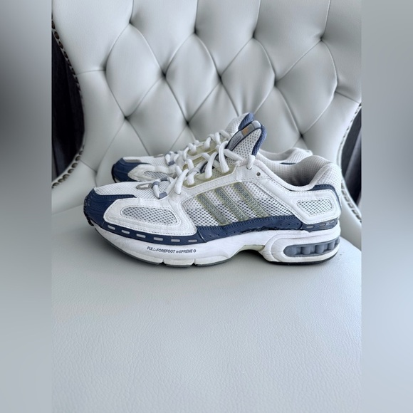 Adidas Ladies Supernova Cushion Running Shoes White/Navy Size 9 Model: 148953 - Picture 2 of 7